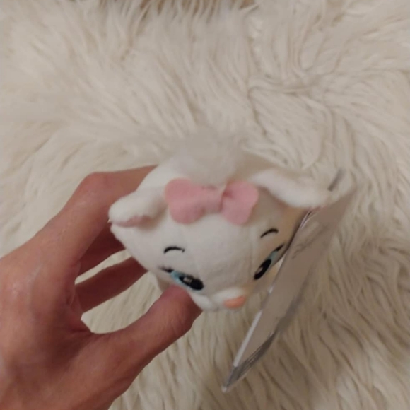 ❤️FIRM! DISNEY PARKS THE ARISTOCATS MARIE PLUSH MAGNET - Picture 8 of 9